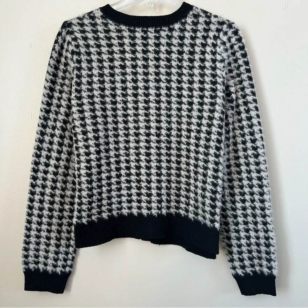 Tahari Women's Black White Soft Fuzzy Eyelash Houndstooth Cardigan Sweater Large - Picture 4 of 11